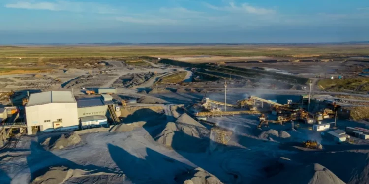 Золотому руднику подсанкционной российской компании дали поработать пять лет