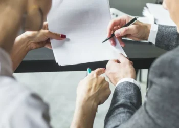 Предпринимателям потребуется согласие супругов на банковский заем в Казахстане