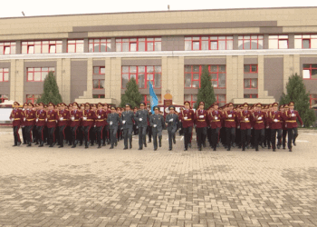 Министр обороны Казахстана посетил специализированный лицей «Арыстан»