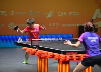 Женская сборная Китая стала первым финалистом 27-го чемпионата Азии по настольному теннису.