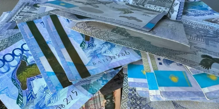 Полмиллиарда тенге увела из бюджета бухгалтер поликлиники в Атырау