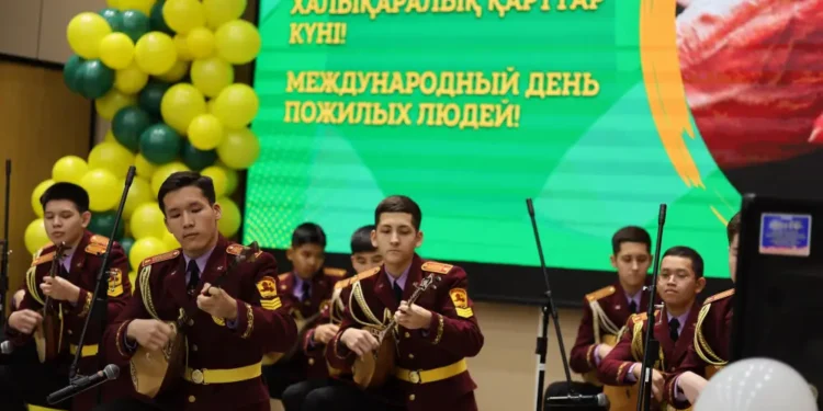 День пожилых людей в Алматы: Фонд Halyk устроил праздник для постояльцев центра “Шаңырақ“