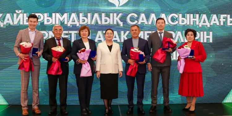 Благотворительный Фонд “Halyk“ удостоен звания “Қайырымдылық үшін“