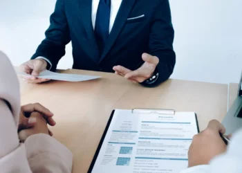 Зарплатные ожидания: что предлагают работодатели и требуют соискатели в Казахстане