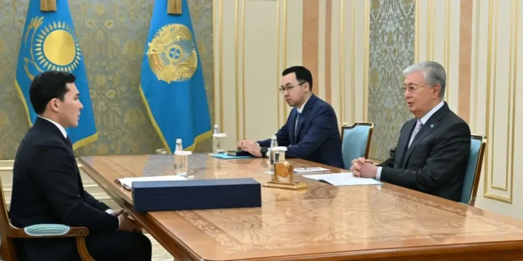 Токаев обратил внимание на набирающий обороты новый вид спорта — Падел