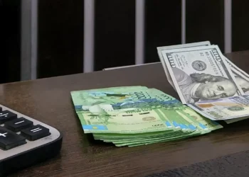 Доллар пробил отметку в 500 тенге на бирже