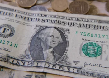 Доллар перевалил за 500 тенге в обменниках Казахстана