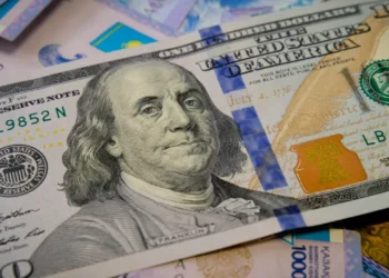 Курс доллара может достичь 507 тенге через год, ожидают эксперты