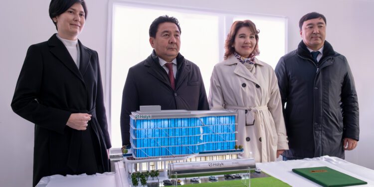 В Атырау начато строительство нового здания филиала Halyk Bank