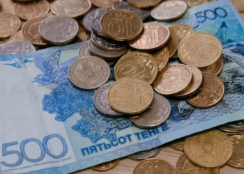 Минимальная зарплата не растет второй год: кому придется выживать в 2025 году