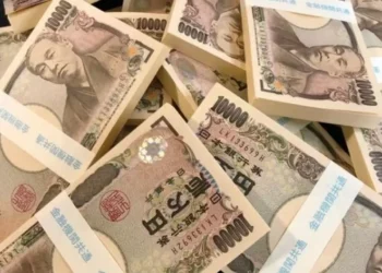 Еще один заем на покрытие дефицита бюджета возьмет Казахстан