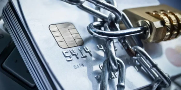 Предпринимателям ограничили операции по счетам