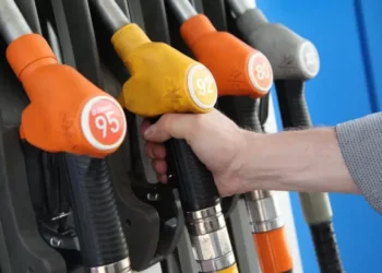 Бензин может подорожать до 300 тенге за литр