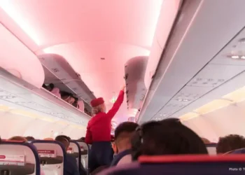 Самолет из Астаны не долетел до Актау