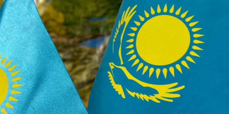 Казахам из других стран раздают специальные карты