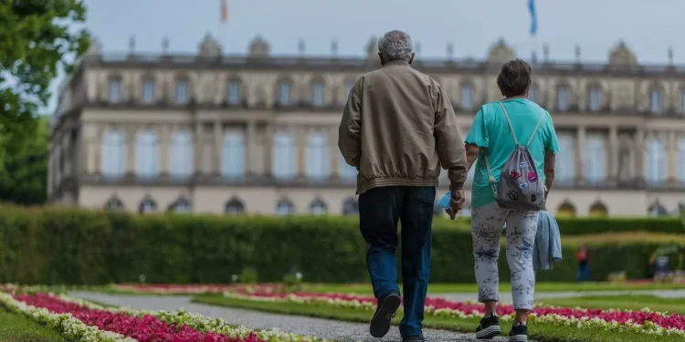 Сколько накопили казахстанцы на своих пенсионных счетах?