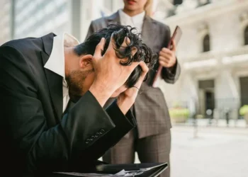 В Казахстане начали массово арестовывать счета в банках: объяснения КГД