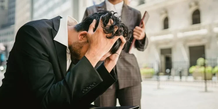 В Казахстане начали массово арестовывать счета в банках: объяснения КГД