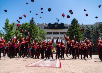 Дорога в будущее: в Алматы вручили аттестаты выпускникам лицея «Арыстан»