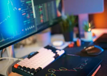 Фондовые индексы начали первую неделю лета преимущественно в минусе