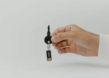 Кредиты подорожают: государственные базы данных переводят в платный режим