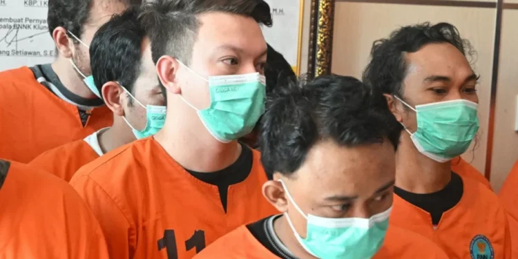 На Бали двум гражданам Казахстана грозит смертная казнь