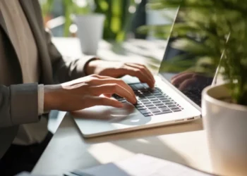 Без ИП и отчетности: как фрилансерам получить соцгарантии в РК