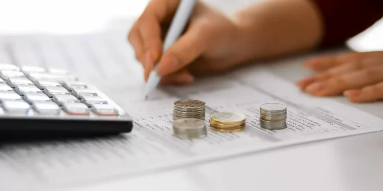 «Письма счастья» от налоговой: как казахстанцам подготовиться к проверкам