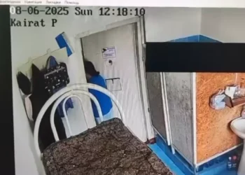 Перизат Кайрат жалуется, что ее «прищемили» дверью в СИЗО – комментарии полиции