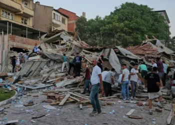 Землетрясение в Турции: есть разрушения и жертвы