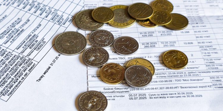 Резкий рост тарифов ударит по кошелькам миллионов казахстанцев