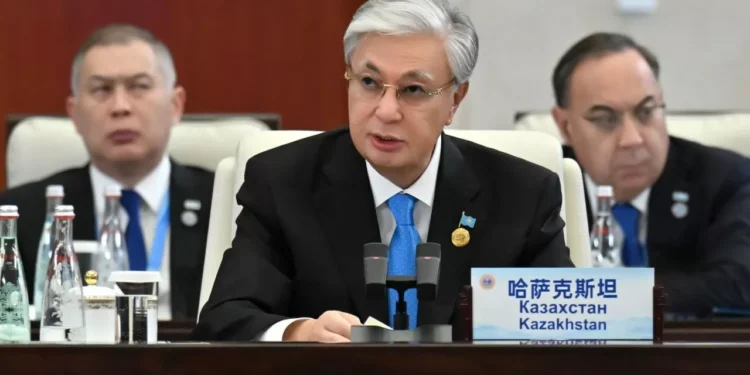 Токаев – один из ключевых лидеров, определяющих вектор развития ШОС: мнение