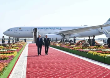 Как Токаева встретили в Душанбе