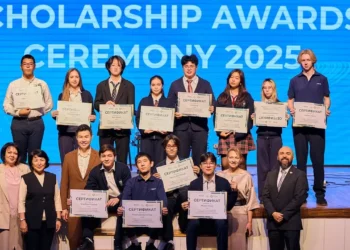 В международных школах MIRAS вручили гранты талантливым ученикам