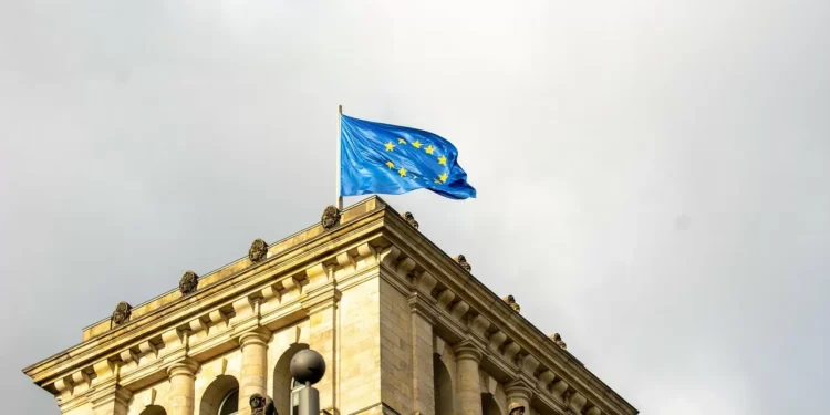 ЕС принял 19-й пакет санкций против России