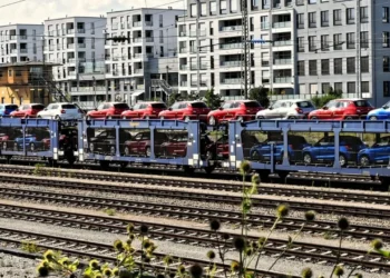 Рынок рухнул: Регистрация авто в Казахстане упала за год почти вдвое