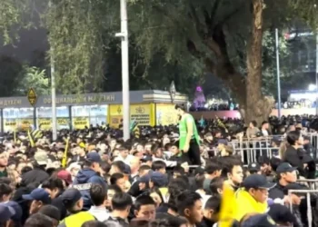 Матч «Кайрат» – «Реал Мадрид»: Болельщики с билетами не попали на стадион