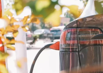 Казахстанцы больше не смогут беспошлинно ввозить электрокары