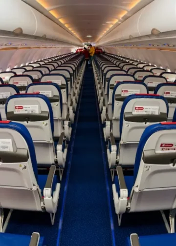 Готовьтесь к «налогу на родительство»: новый побор авиакомпаний шокировал казахстанцев