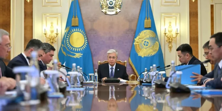 Цены, инфляция, доходы граждан: Токаев провел совещание