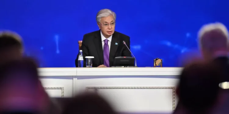 Токаев поручил создать исследовательский университет в области ИИ