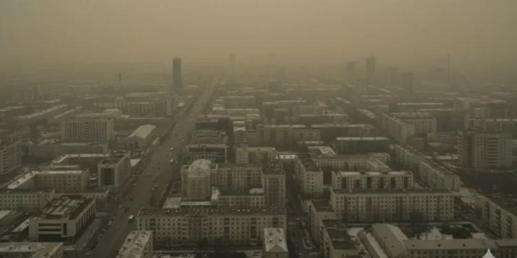 Жителям сразу пяти городов Казахстана рекомендуют оставаться дома 24 ноября