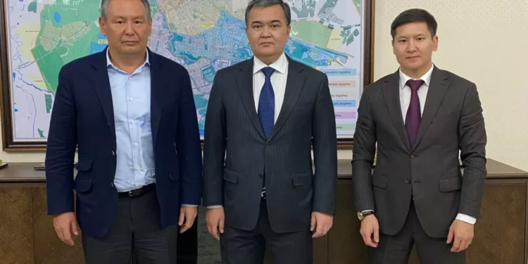 Аким Астаны обсудил с президентом ФНТ чемпионат мира по настольному теннису