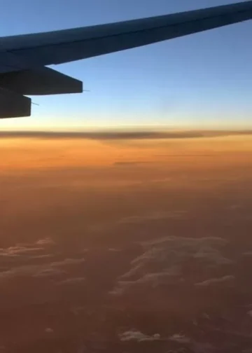 Вылетевший из Алматы самолет подал сигнал бедствия