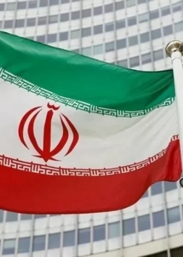 Иран объявил трехдневный национальный траур