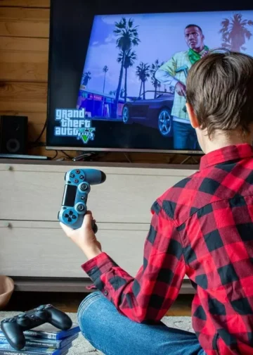 Педофилы и мошенники: депутат заявила об угрозах в игре Roblox