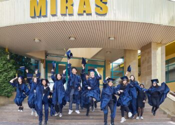 В школах MIRAS открыт прием заявок на образовательные гранты