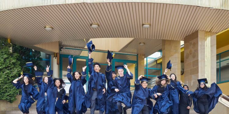 В школах MIRAS открыт прием заявок на образовательные гранты