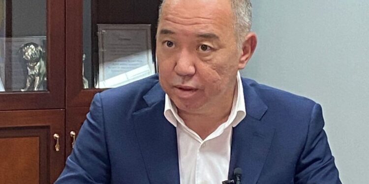 Ты должен повысить зарплаты, если хочешь повысить доходы — Рустам Журсунов