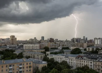 Грозы, град и жара до +40: штормовое предупреждение в Казахстане на 16 июня